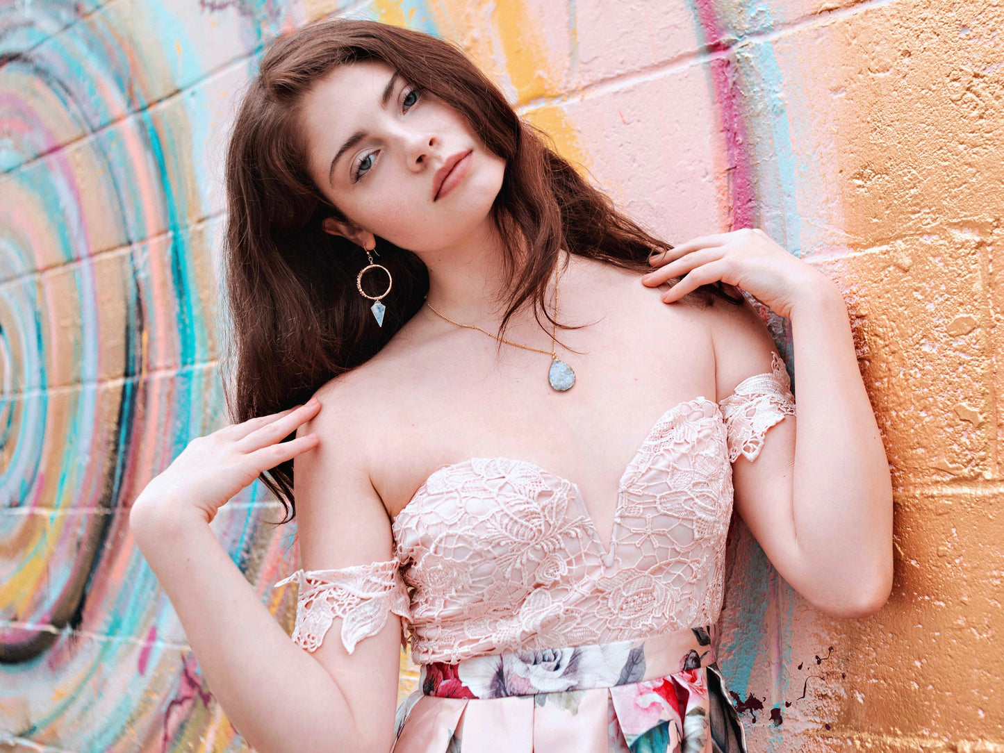 Raw Druzy Necklace Angel Aura Quartz Necklace Druzy Geode Necklace Raw Druzy Jewelry for Women Rainbow Quartz Crystal Necklace Raw Stone