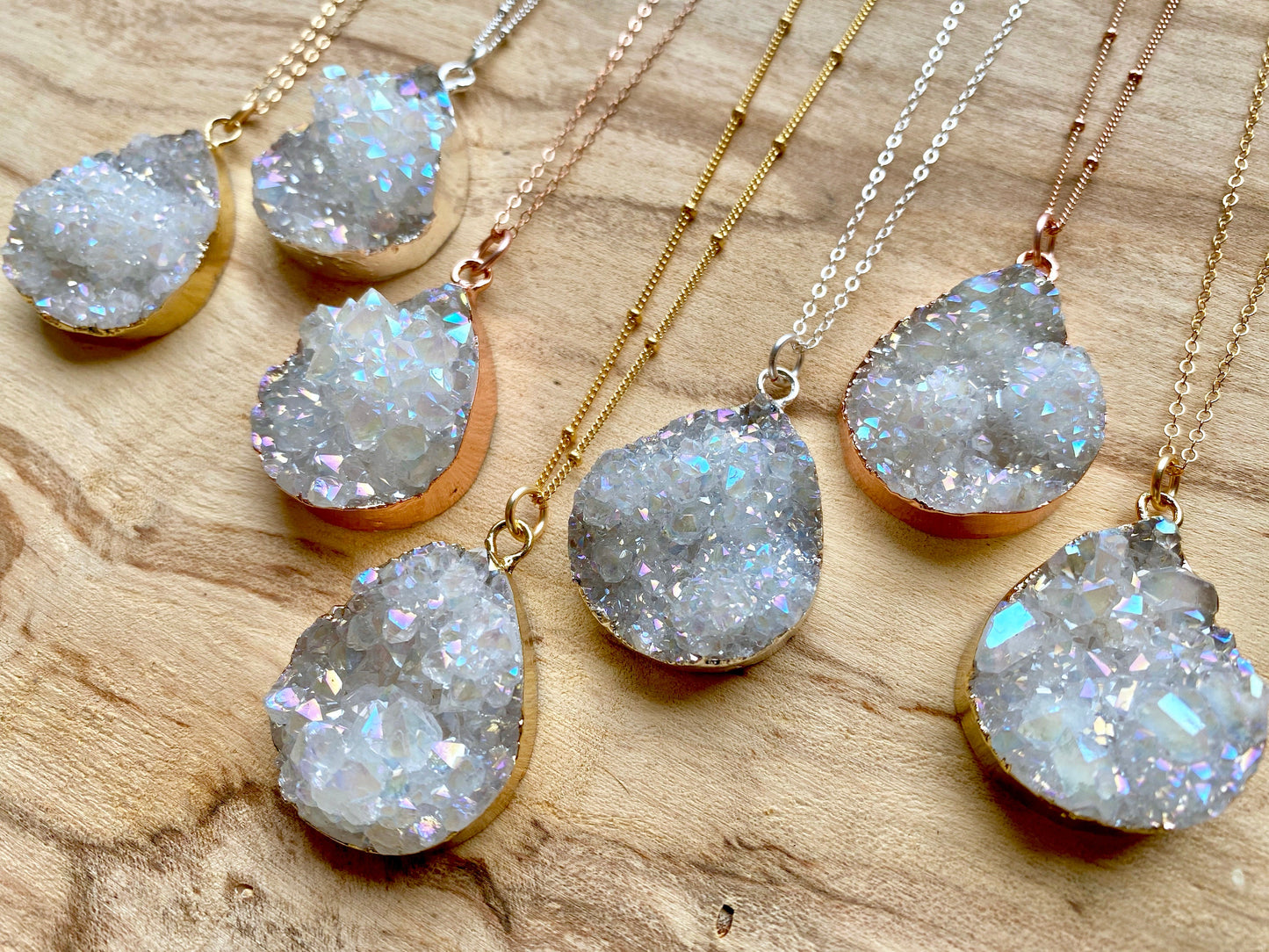 Raw Druzy Necklace Angel Aura Quartz Necklace Druzy Geode Necklace Raw Druzy Jewelry for Women Rainbow Quartz Crystal Necklace Raw Stone
