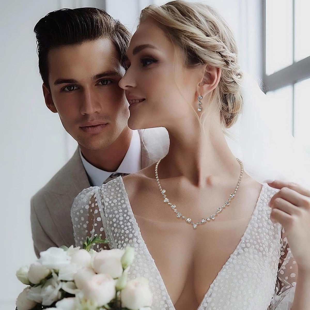 Silver Bridal Wedding Jewelry Set Crystal Necklace Bracelet Dangle Earrings Set for Bride Bridesmaid Rhinestone Necklace Prom Costume Jewelry Set Accessories for Women