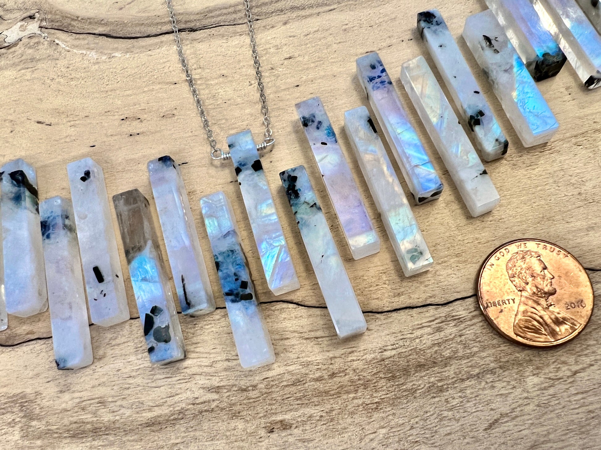 Black Moonstone Necklace for Men Women Tourmaline Crystal Necklace Men Couples Necklaces Rainbow Moonstone Jewelry Gift for Girlfriend
